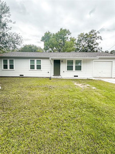 Rental For Rent: 901 E Prairie Avenue